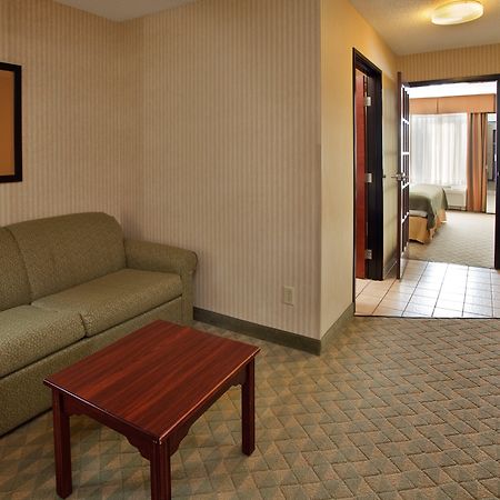 Spark By Hilton Lansing מראה חיצוני תמונה