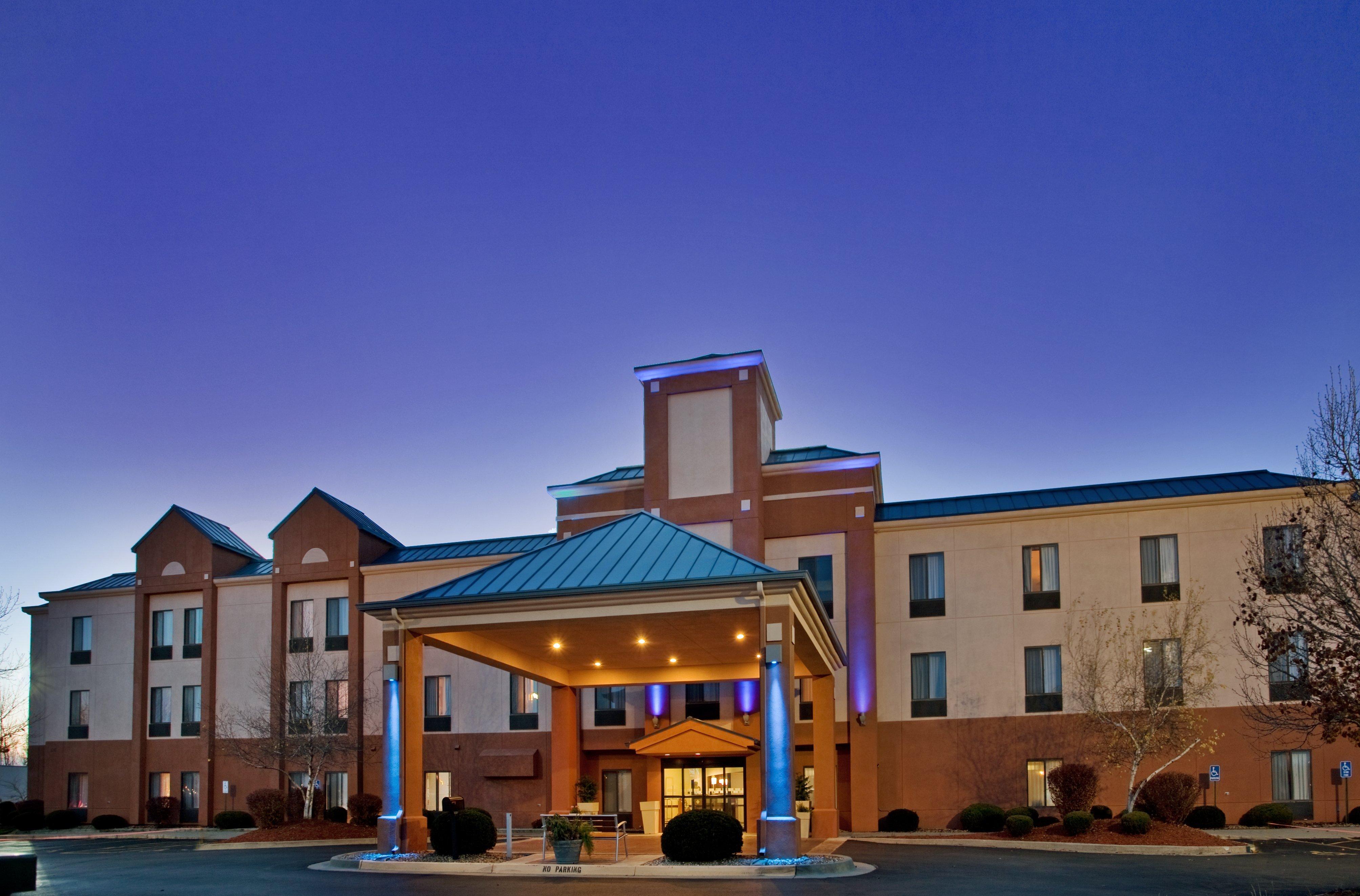 Spark By Hilton Lansing מראה חיצוני תמונה