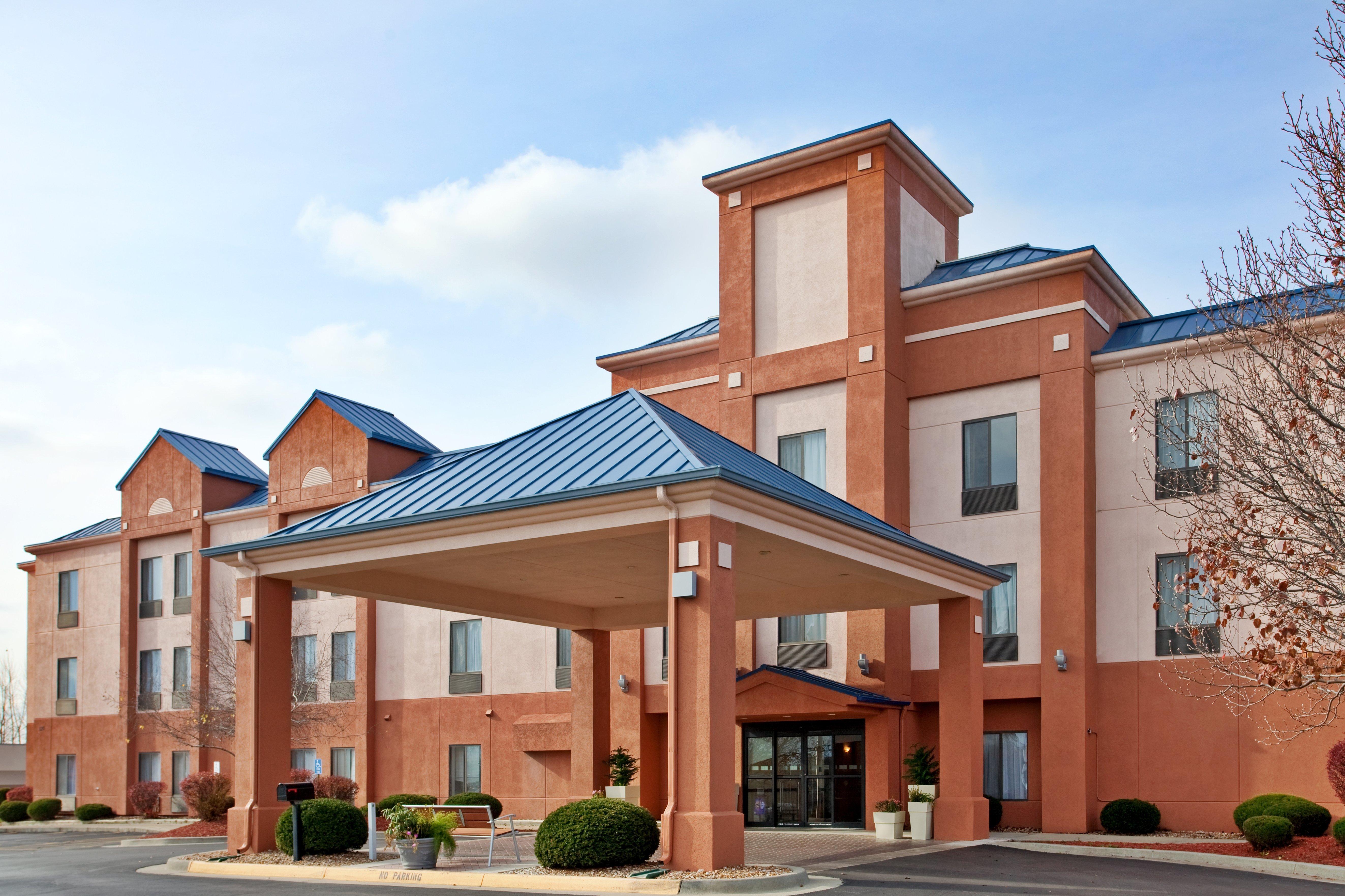 Spark By Hilton Lansing מראה חיצוני תמונה