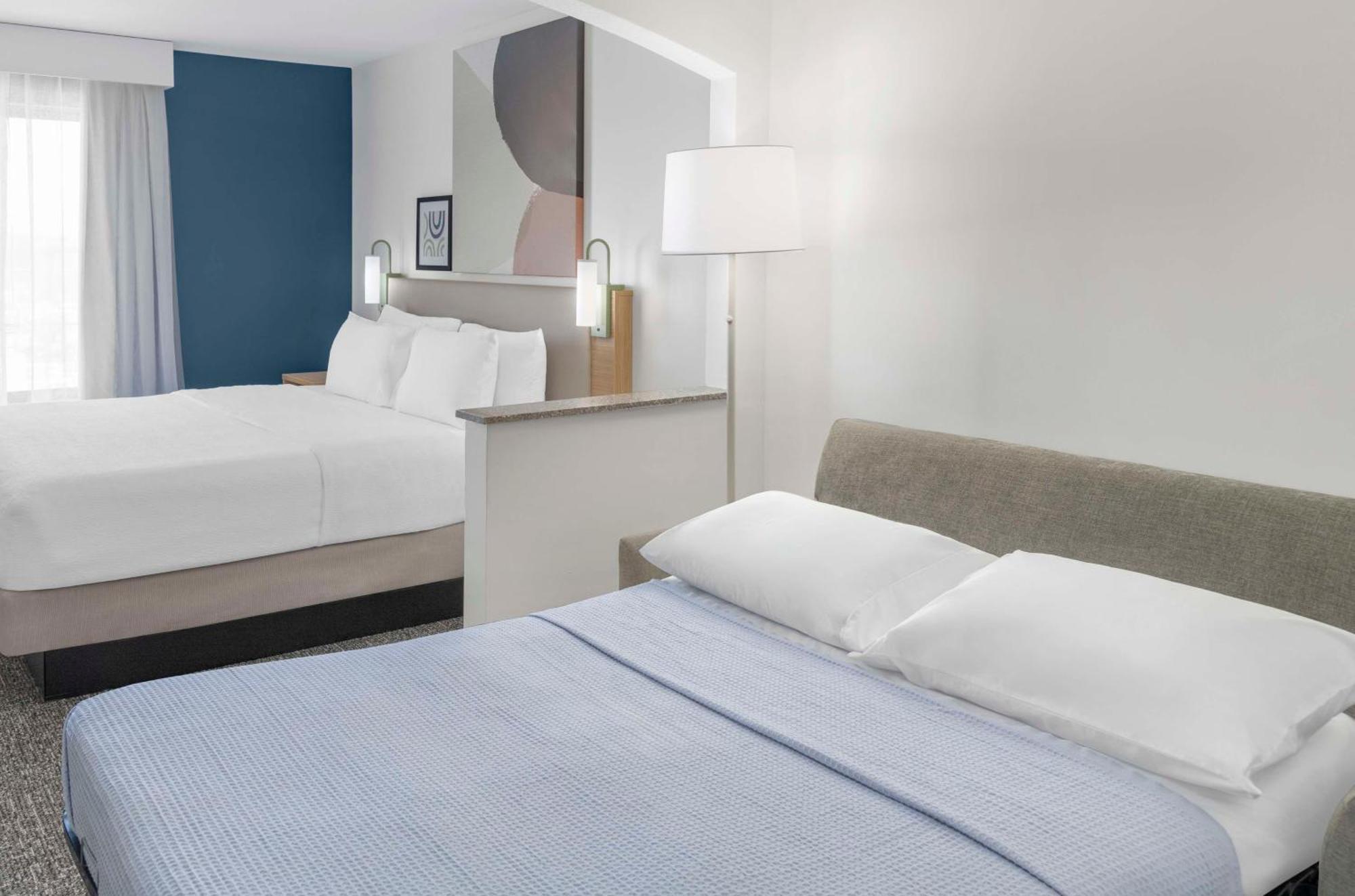 Spark By Hilton Lansing מראה חיצוני תמונה