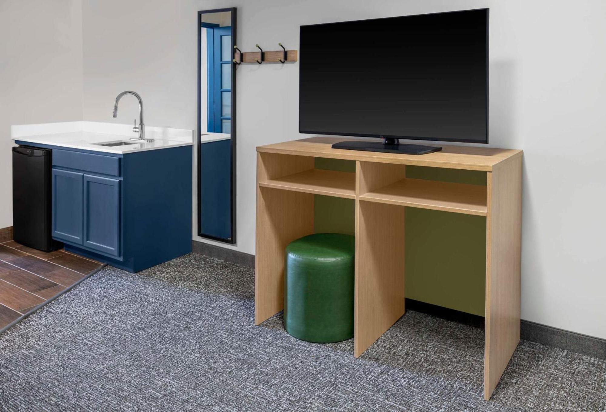 Spark By Hilton Lansing מראה חיצוני תמונה