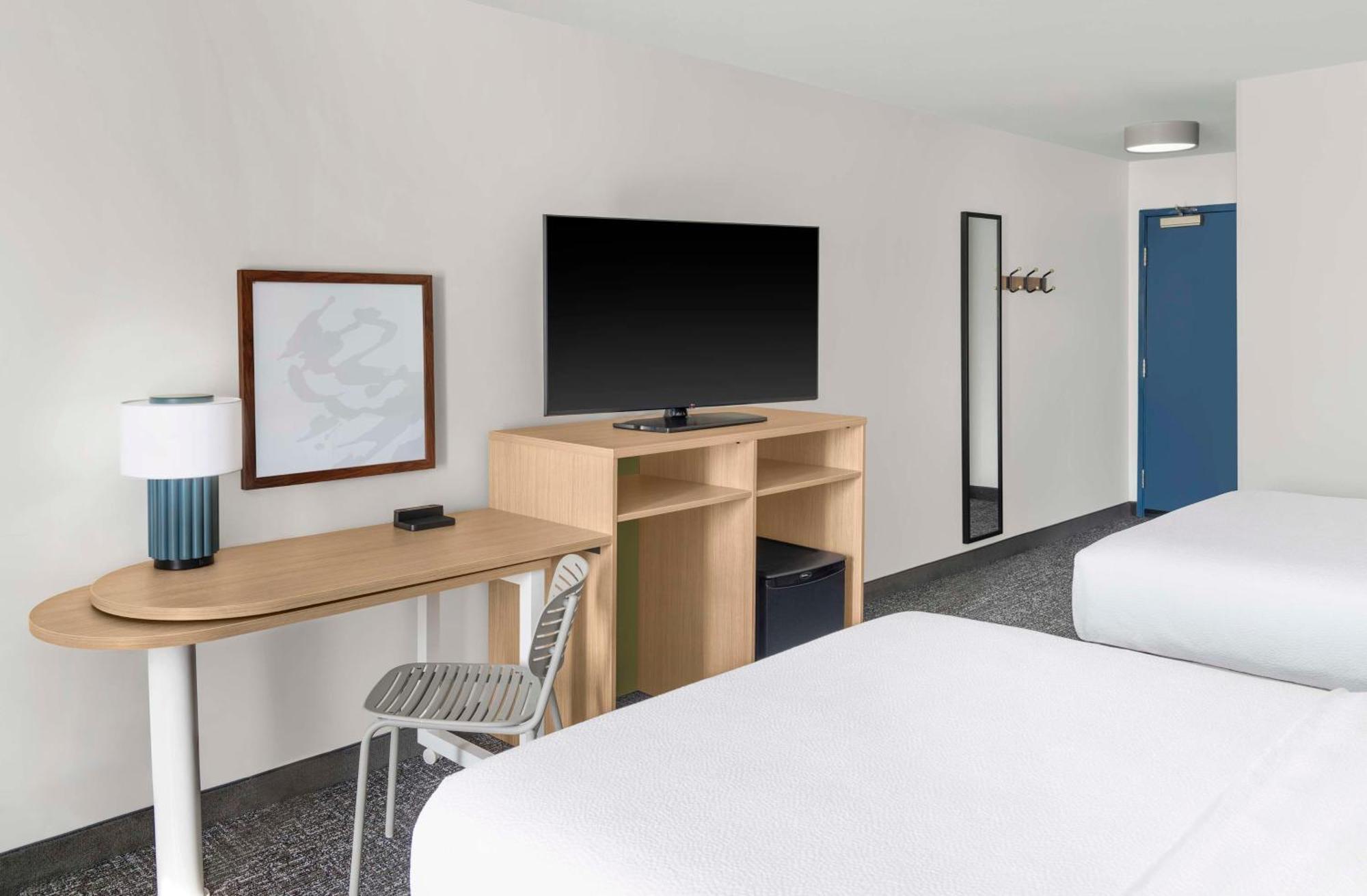 Spark By Hilton Lansing מראה חיצוני תמונה