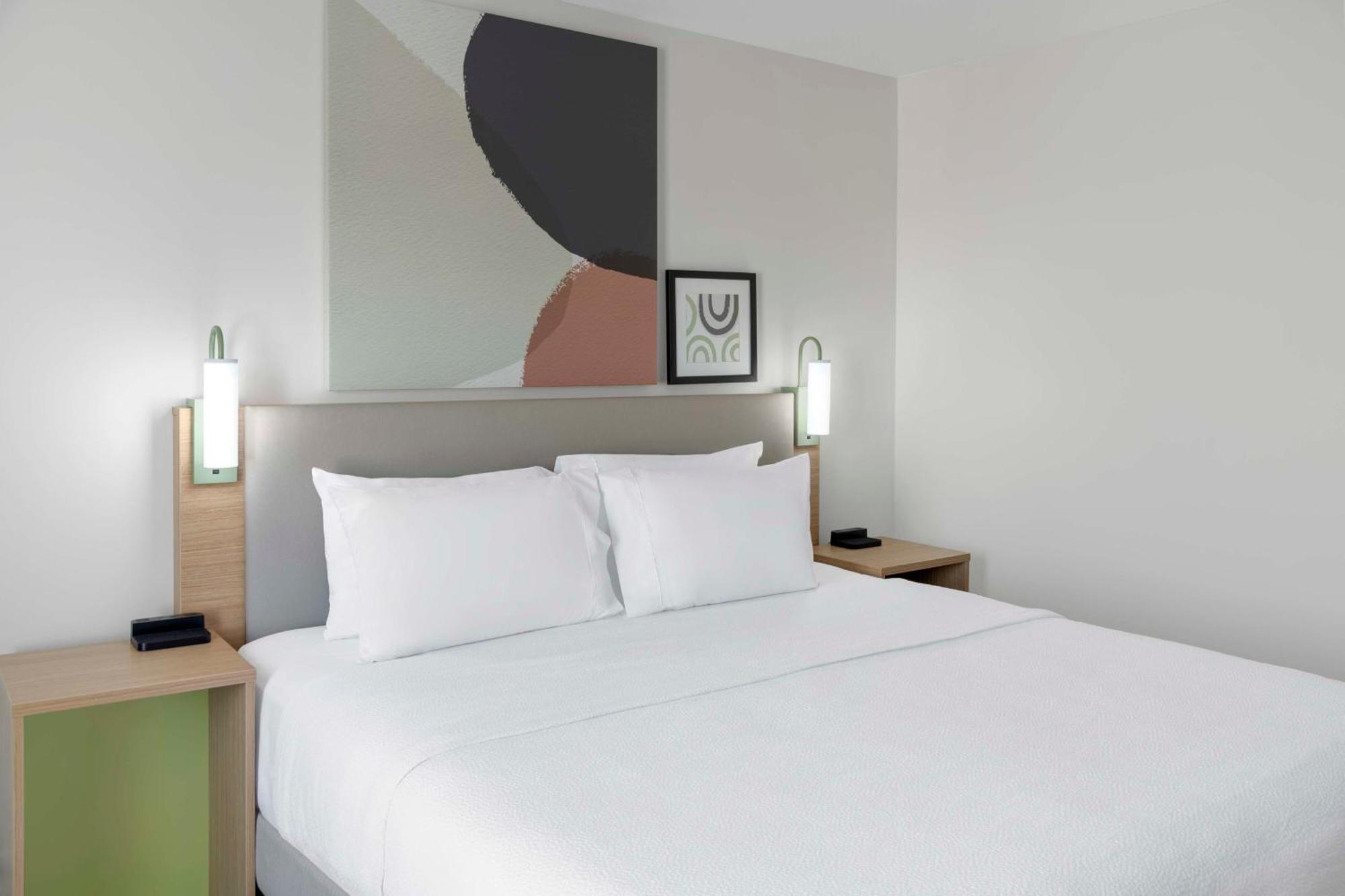 Spark By Hilton Lansing מראה חיצוני תמונה