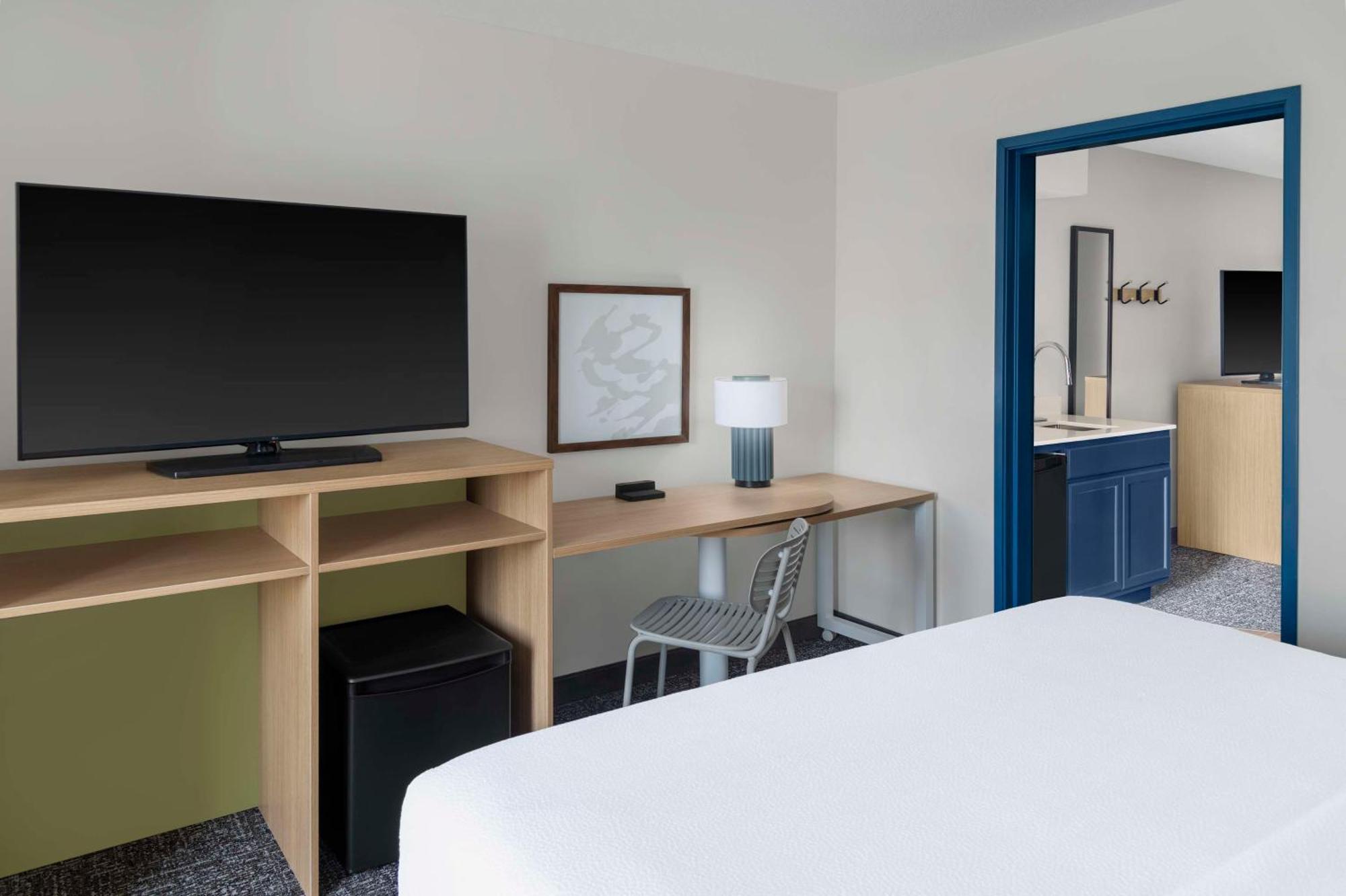 Spark By Hilton Lansing מראה חיצוני תמונה