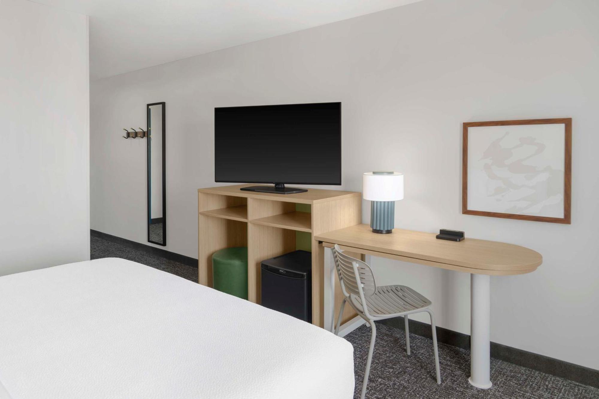 Spark By Hilton Lansing מראה חיצוני תמונה