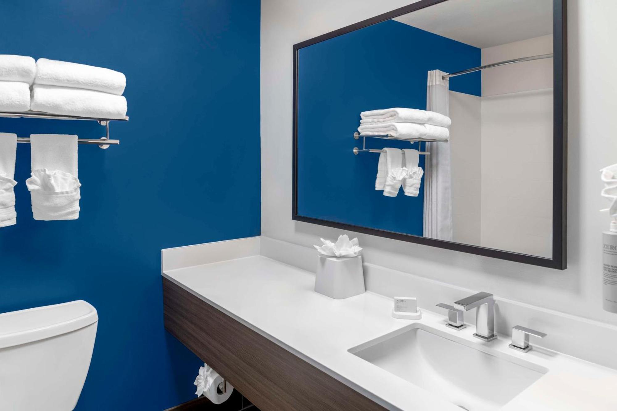 Spark By Hilton Lansing מראה חיצוני תמונה