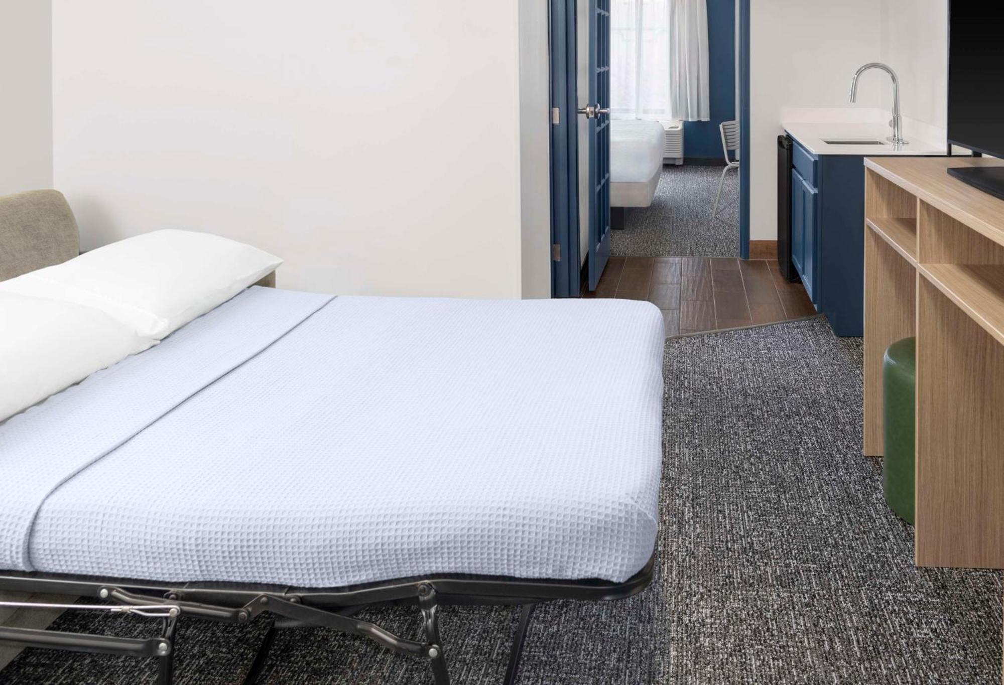 Spark By Hilton Lansing מראה חיצוני תמונה